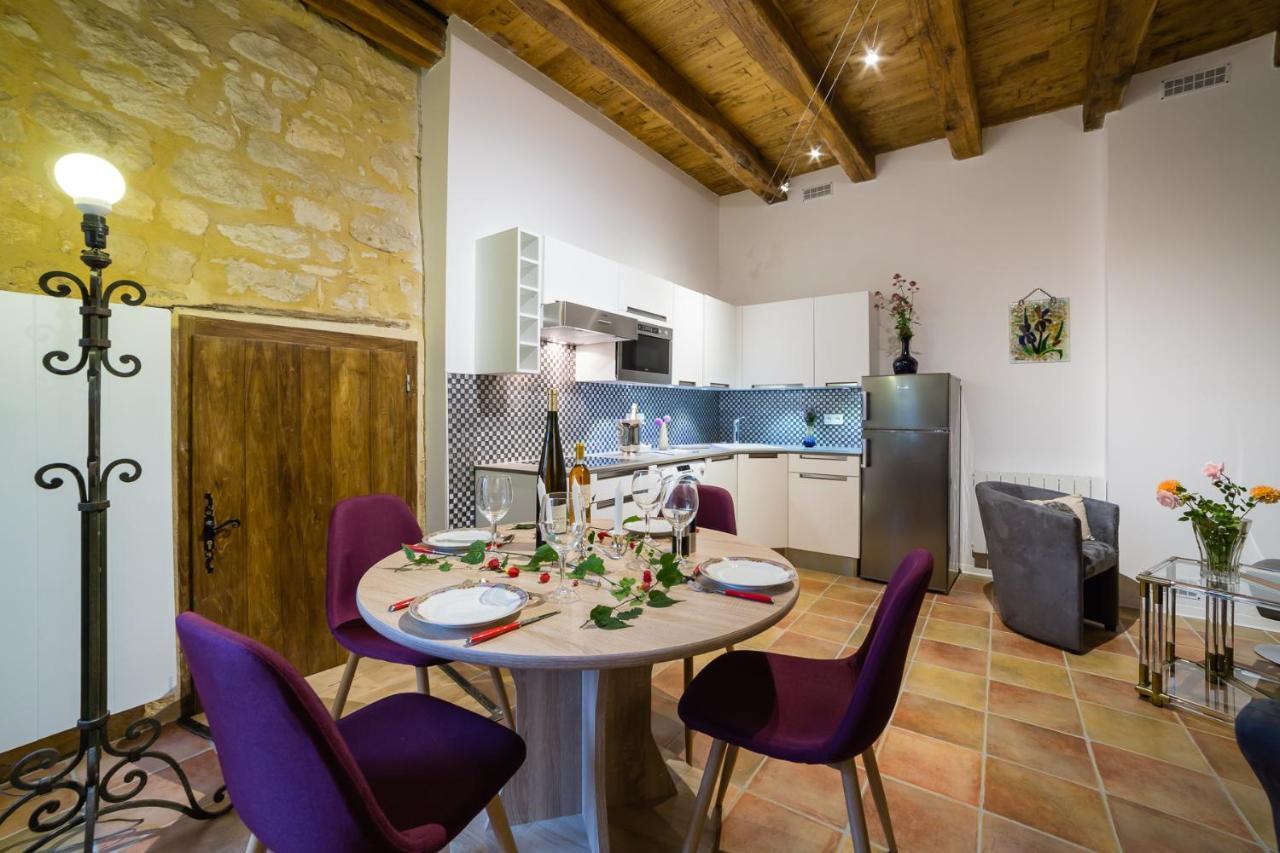 Au Coeur De Beynac, Une Maison De Caractere Avec Jardin Terrasse Exterior foto
